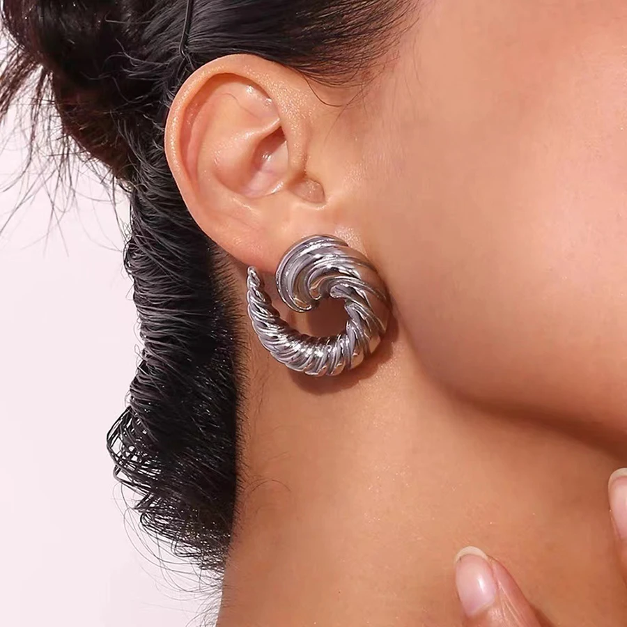 Retro Conch Shaped Stud Earrings for Women Fashion Personalize Design Geometric Irregular Croissant  Texture Earrings