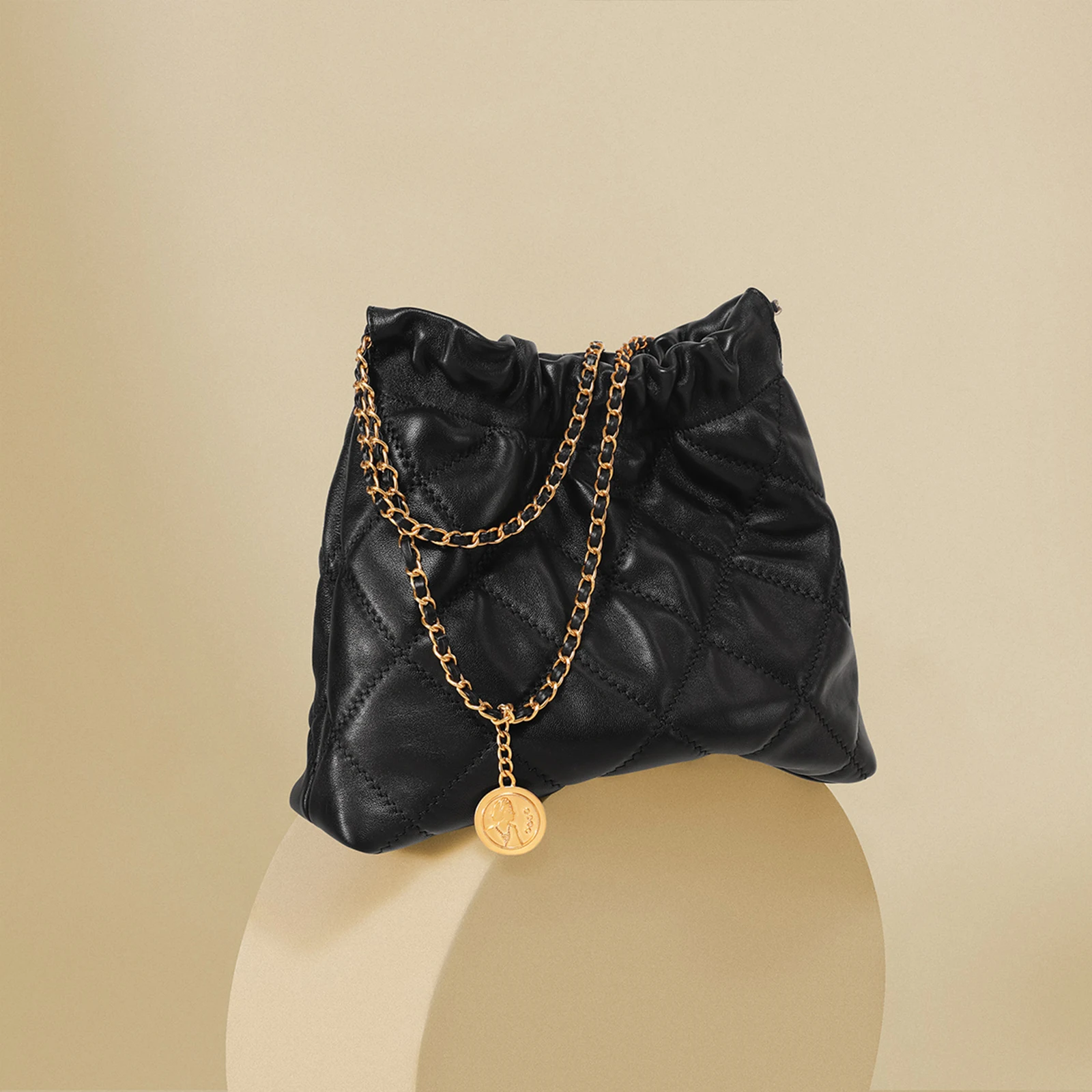 حقيبة كتف مبطنة من الجلد الطبيعي من TOUTOU حقيبة هوبو فاخرة بتصميم عصري حقيبة كروس ذات سعة كبيرة مع سلسلة Stra