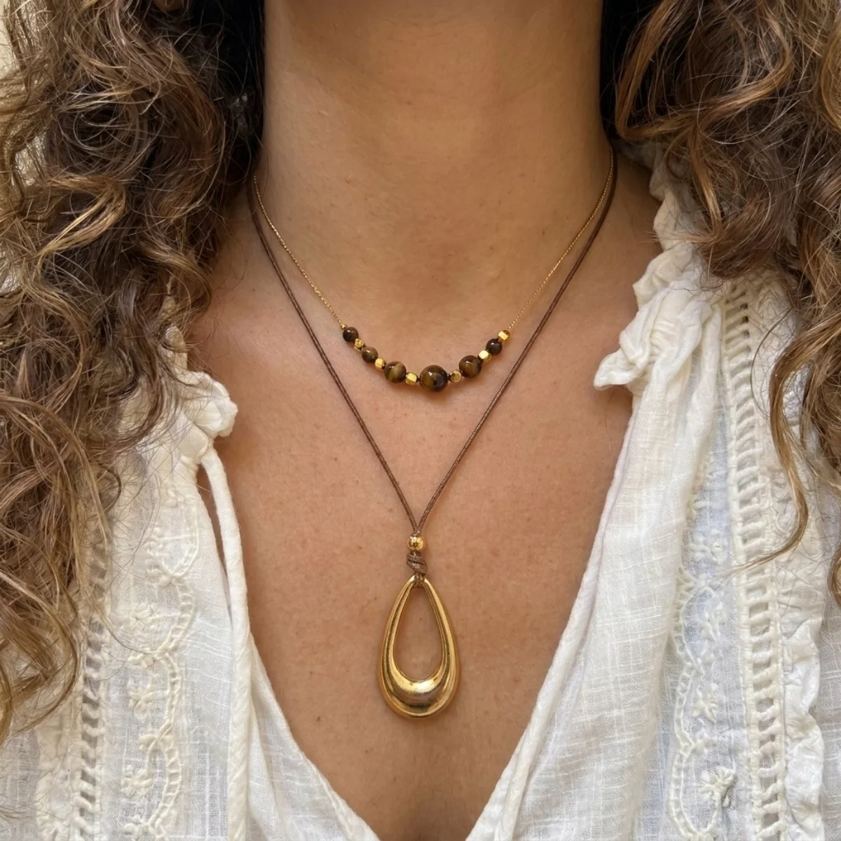 Vintage Maillard Halskette mit natürlichen Tigeraugen-Perlen, Sonnen- und ovalen Anhängern, für Damen und Herren, im ethnischen Stil, mit Blumen- und Kristallmotiven, lange Choker-Kette. – Detail 10