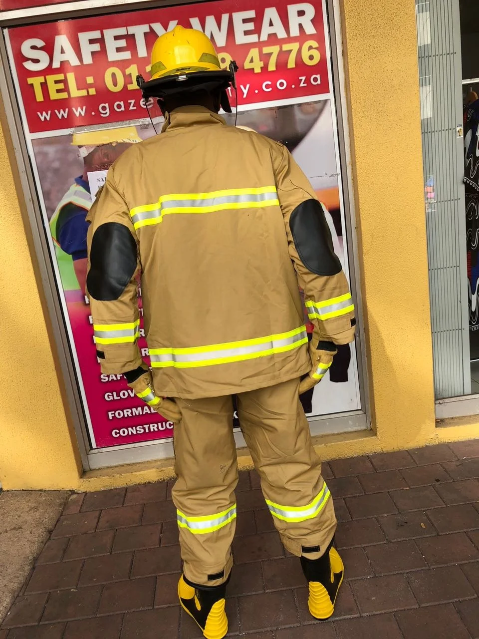 Traje antincendios EN469 impermeable térmico con tiras reflectantes - imagen 4