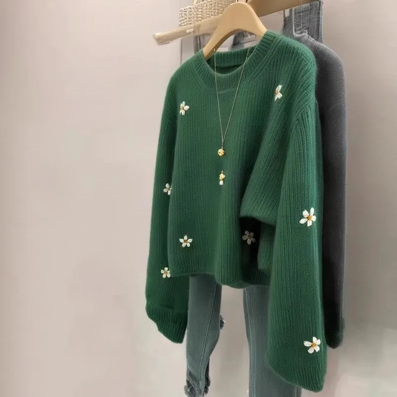 

Knitted sweater with a unique and stylish Western style beautiful temperament top for women in spring 2025
