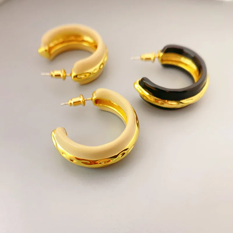 2023 Fashion C Shape Black Enamel Ear Hoop Circle Earrings For Women 925 Silver Pin Ear Huggies Ring Clip-on White Earring Gift