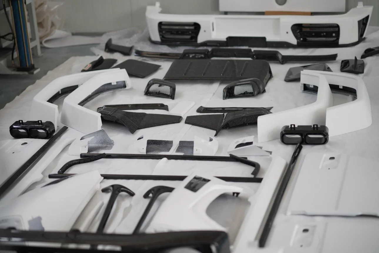 Manufacturer's New Carbon Fiber Automotive Full Body Kit Vehicle Front Bumper Accessory