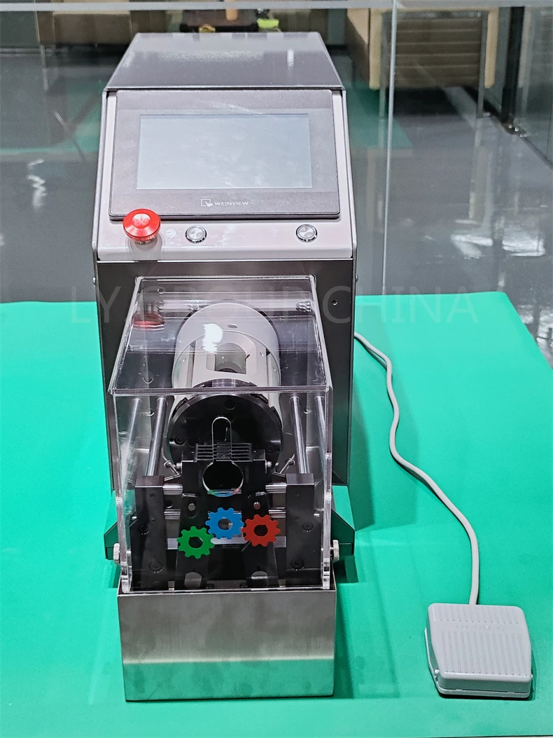 Y 4806/8023/11023/15030 سلك محوري شاشة تعمل باللمس الكهربائية تدوير آلة تجريد تقشير لسلك مركبة الطاقة الجديدة