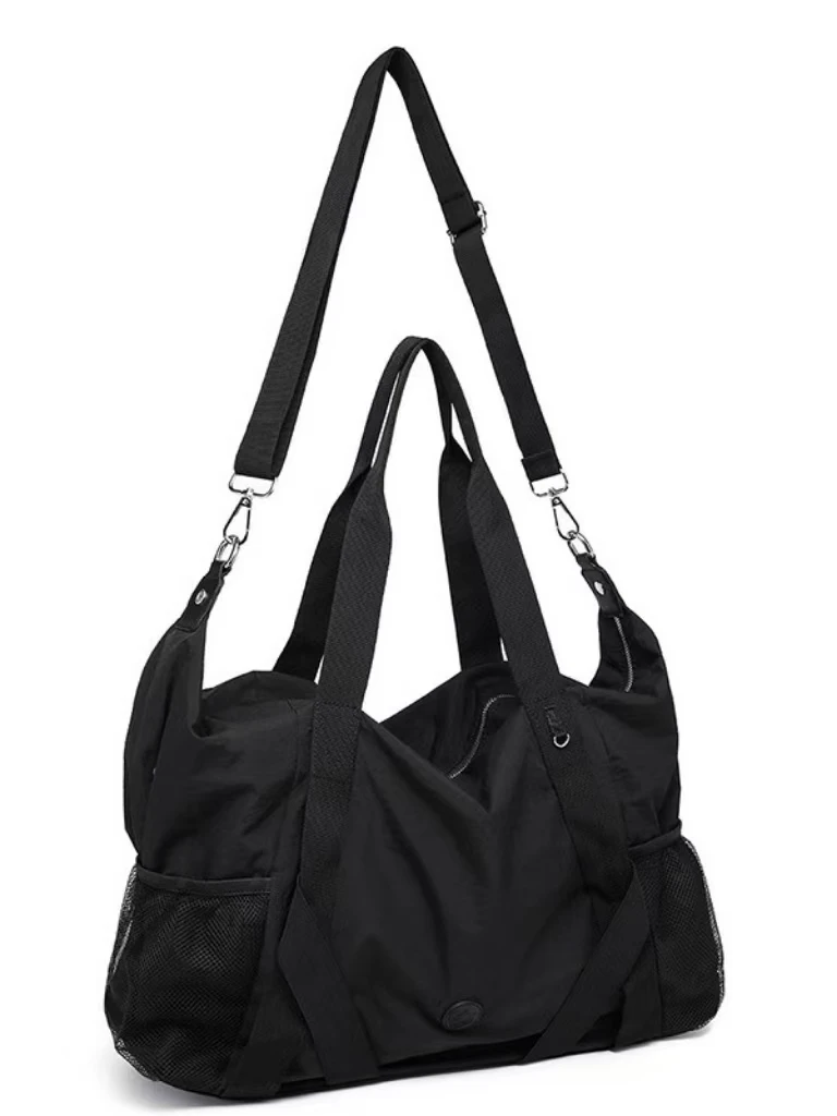 

Large Capacity Gym & Travel Duffel Bag - Ideal for Sports Enthusiasts & Adventurers