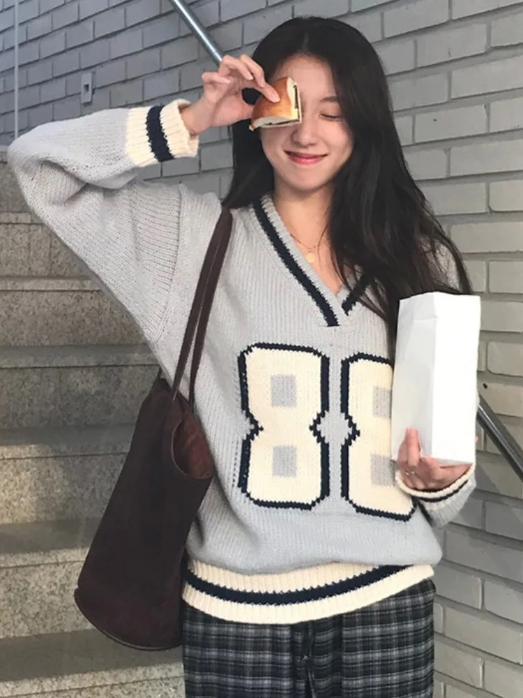 Chic Autunno Inverno Vintage College Sle V Ne Lettera Ricamo Vestibilità ampia Maglione lavorato a maglia lungo Sve per donna Dolce Sle