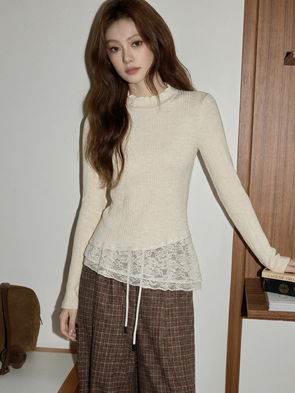 

Korean Sle Lace Splice Wooden Tooth Knitted Long Sve f High Collar Women's Early Spring Inner Wear Apricot Base Top