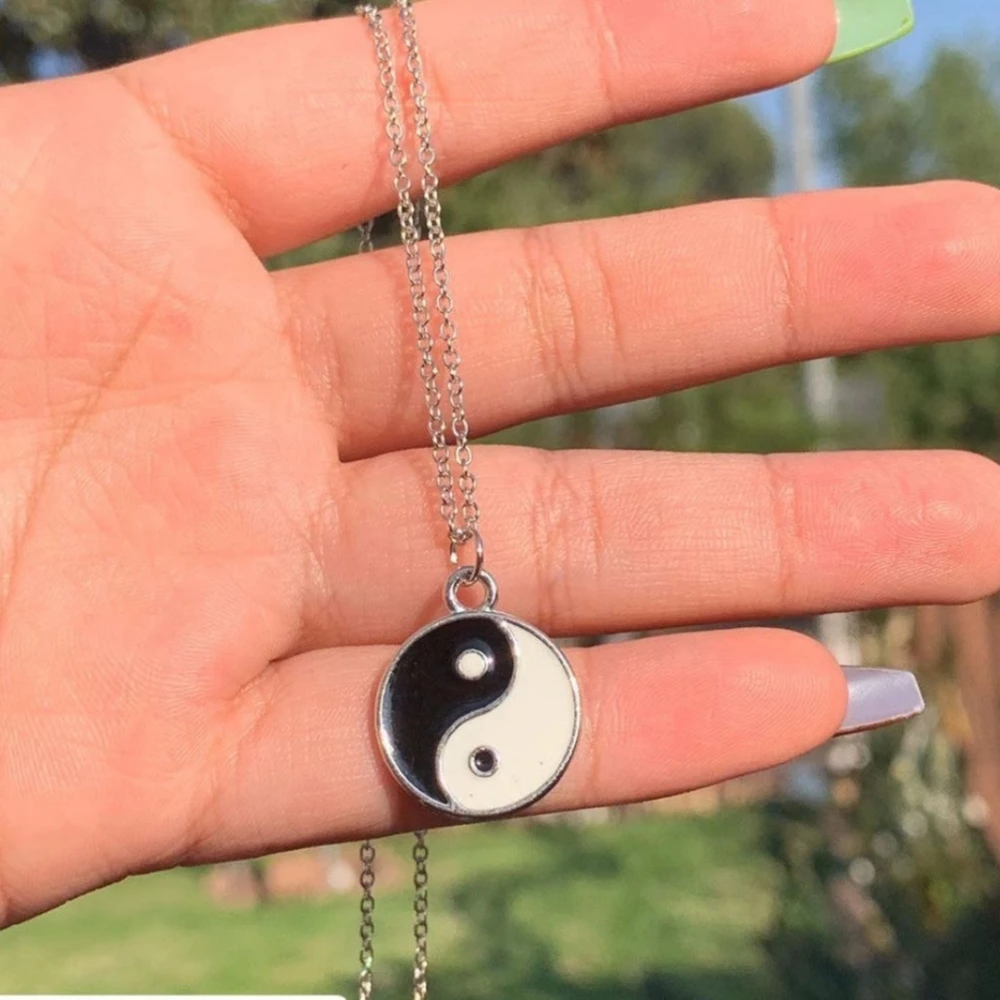 New Double Sided Black White Tai Chi Yin Yang Eight Trigrams Pendant Necklaces for Women Clavicle Chain Collar Girlfriend Gift