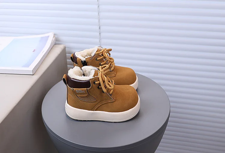 2026 Herbst Winter Kinderstiefel Warme Plüschstiefel für Jungen und Mädchen, Modische Kinder-Freizeitschuhe, Stiefel für Kinder Größe 21-30 – Detail 7