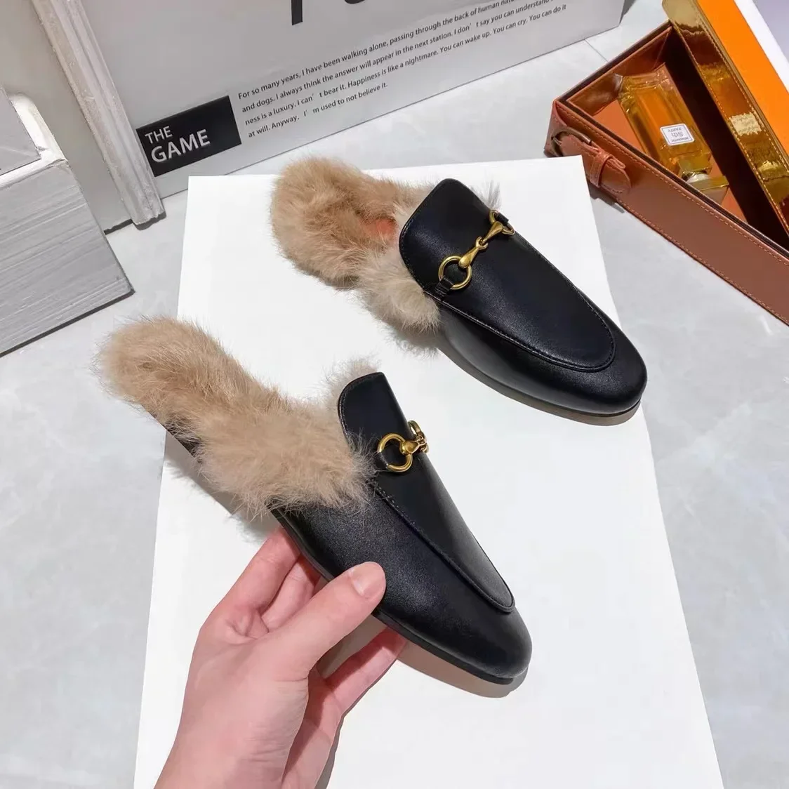 Autumn and winter new outfit, women\'s fur slippers, women\'s genuine leather, rabbit fur, lazy, flat bottomed, half drag