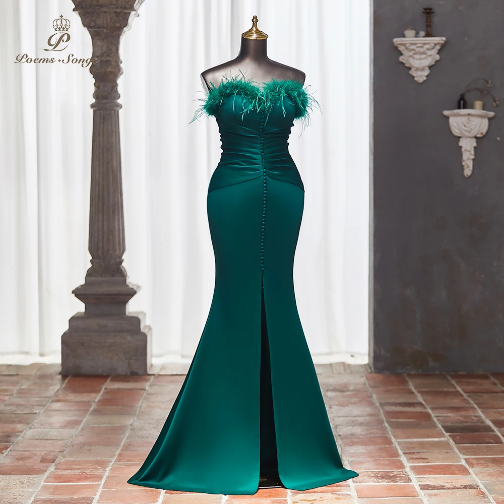 Eye-catching Off-Shoulder Evening Dress with Feather Embellishments, Ruched Back, and Figure-Hugging Design vestidos de fiesta