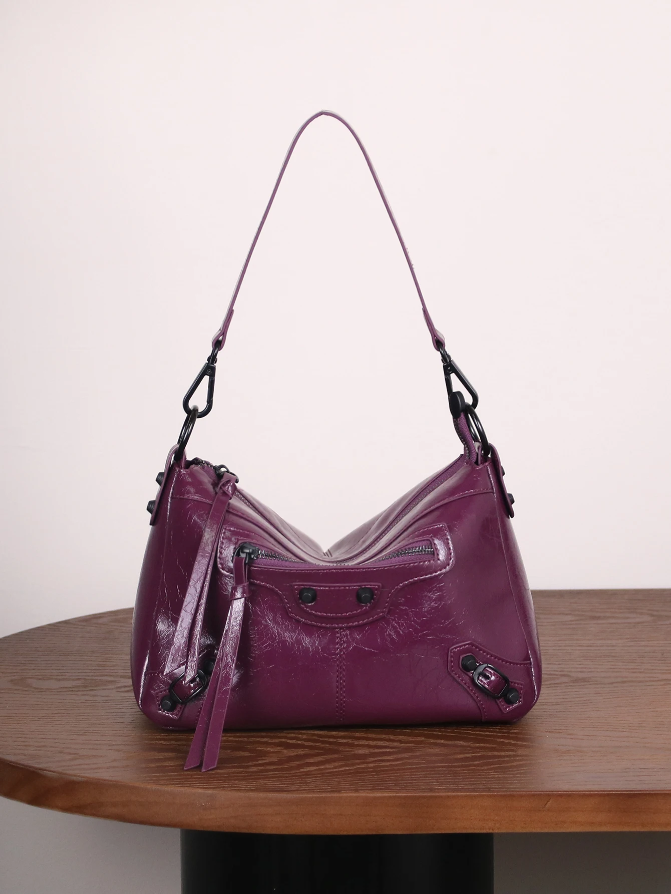 

Retro Design Oil Waxed Soft Leather Motorcycle Bag Underarm Rivet Cool Sexy Girl Sle Single oulder Bag Faion 2025