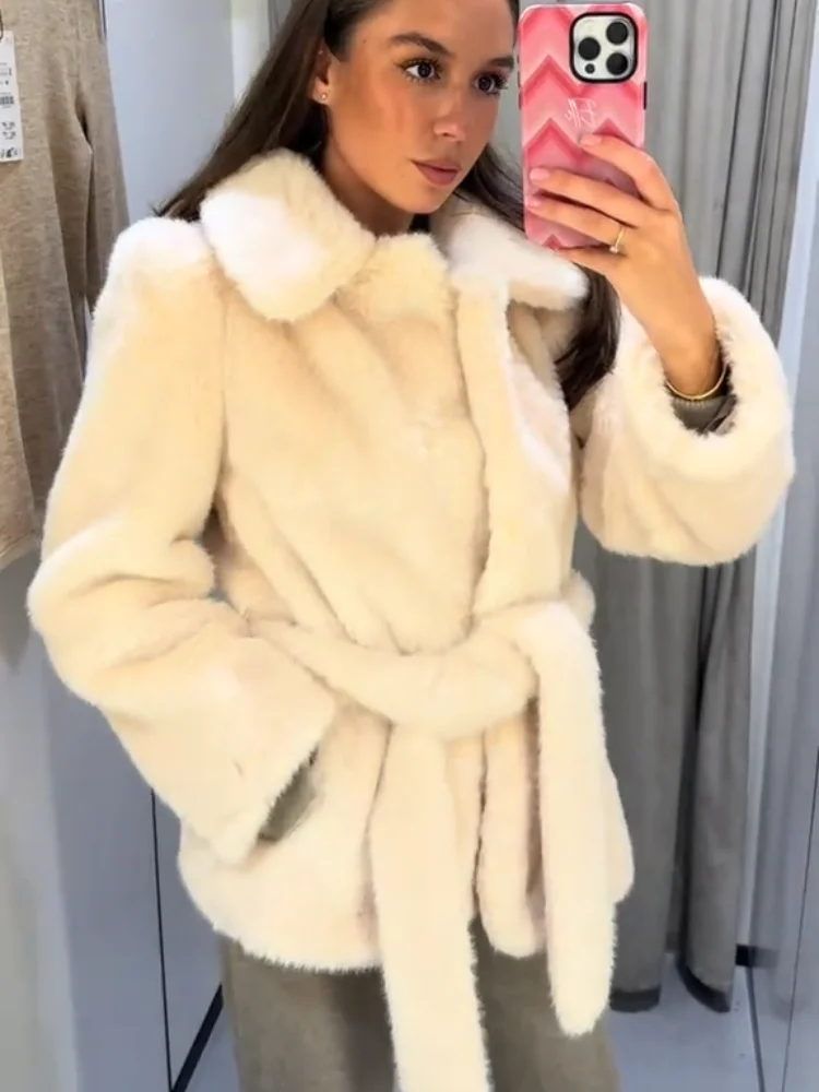 Luxury Faux Fur Women's Coat Turn-down Collar Long Sleeve Lace Up Pocket Soft Short Overcoat Thick Warm Winter Ladies Outerwear