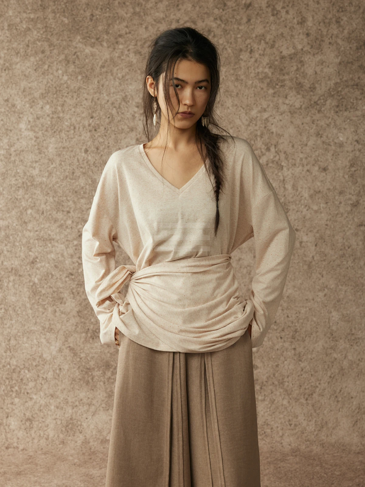 

alpw Woven Cotton Scarf Multi-Use T-irt Loose Fit Long Sve V-Ne Knitted Wear for 25-35 Years Old Women