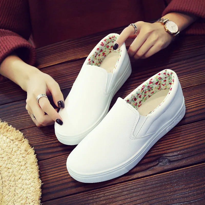 

Women's Concise Black White PU Leather Slip On Shoes Floral Liner Non Slip Platform Casual Walking Sneakers Female Shoes