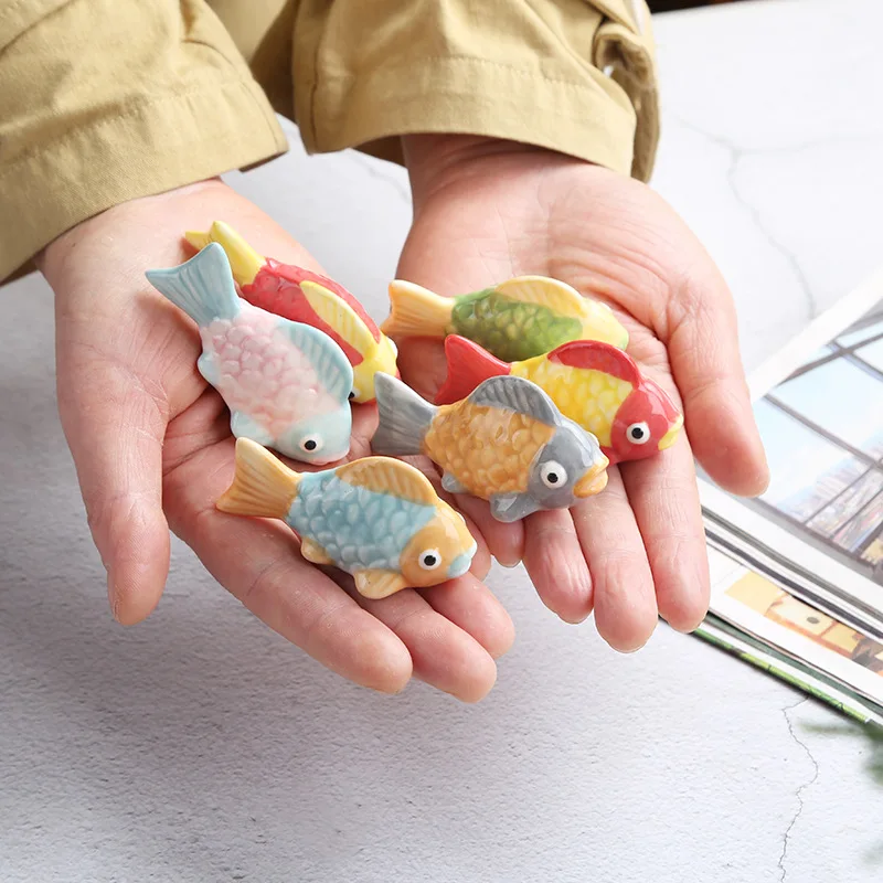 

Cute Ceramic Cartoon Goldfish Crafts Small Desktop Ornament Japanese-style Chopstick Holder Home Pen Rack Decor