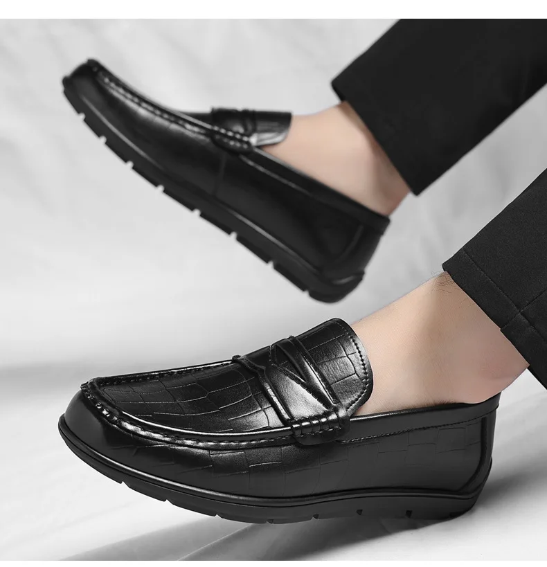 

Men's Leather Shoes, Casual and Fashionable British Style, One Step on Lazy Loafers 2026 New