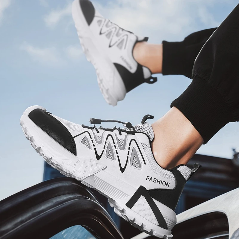 

Men's New Outdoor Casual Sports Shoes with Mesh Splicing Comfortable Breathable and Lightweight Round-toed Wading Shoes