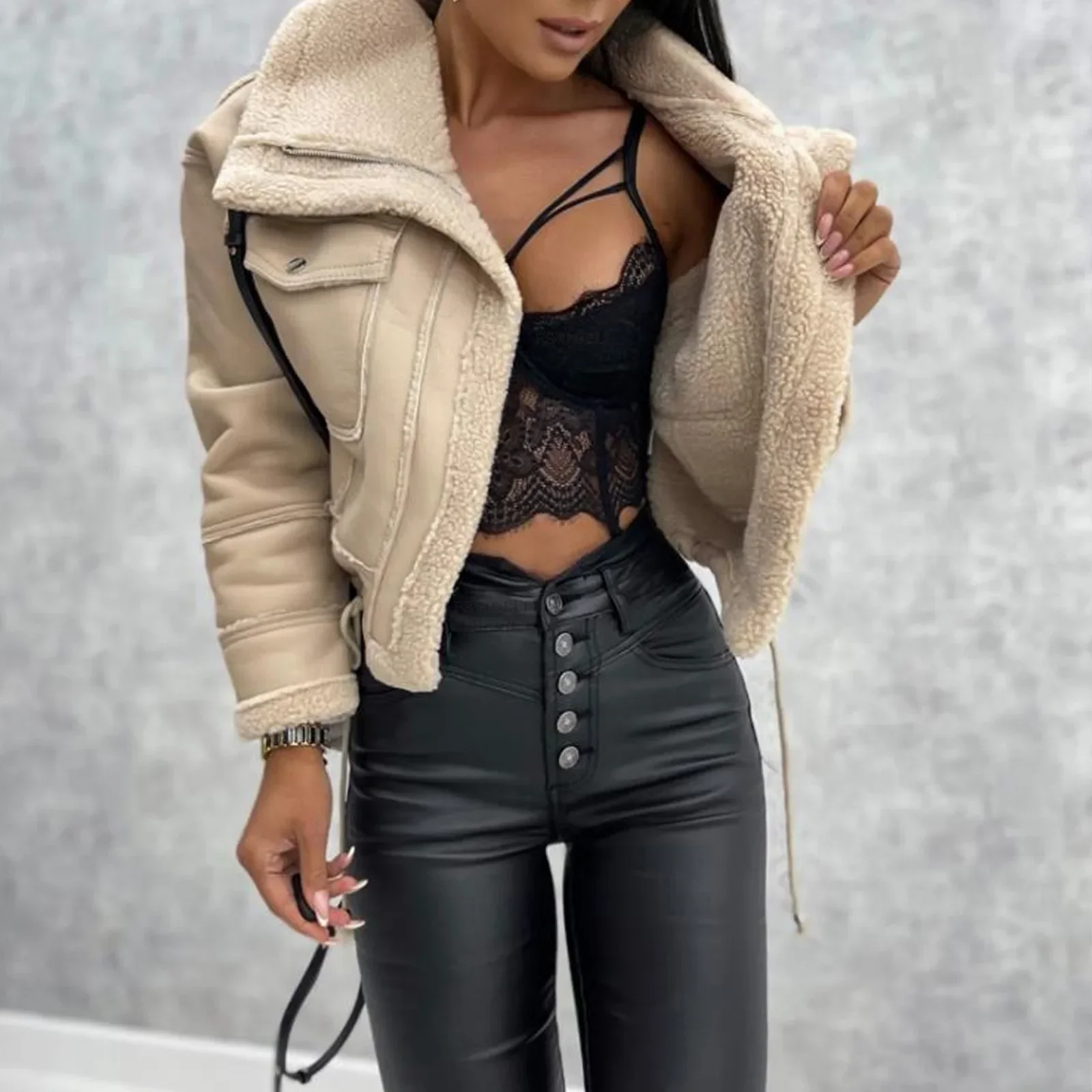 Cappotto corto in lana di agnello giacca locomotiva con cerniera cappotti cappotto di pelliccia autunno e inverno donna tenere al caldo tasche a