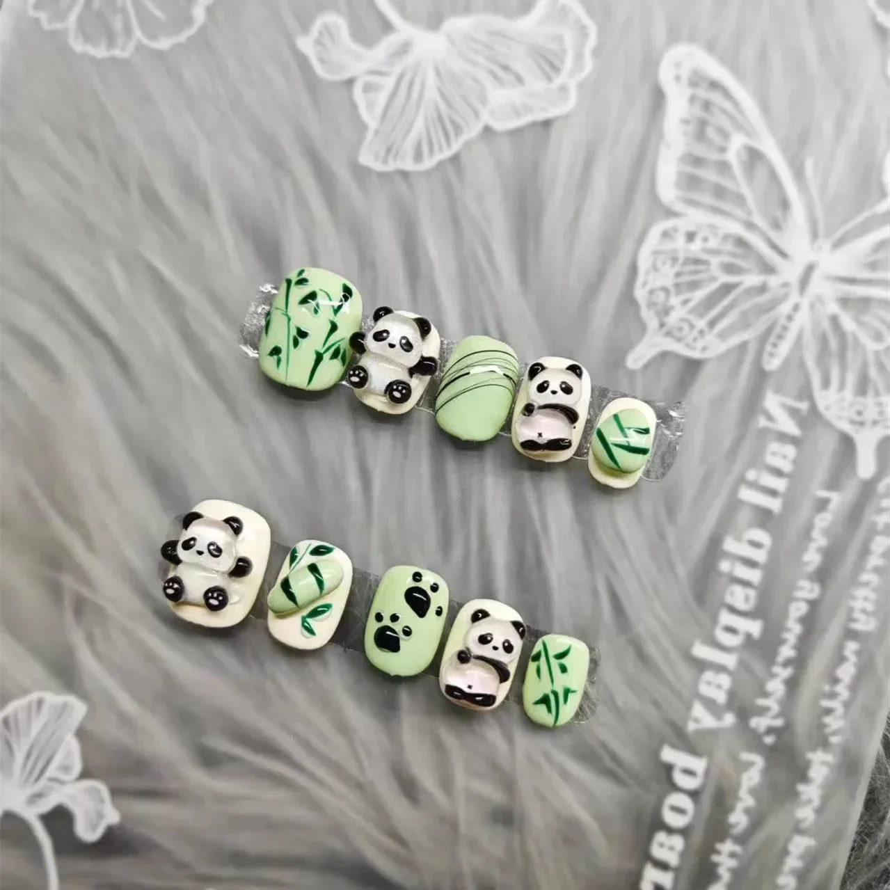 10 Pieces Sweet and Cute Press On Nails Handmade Black and White Panda Green Bamboo Short Fake Nail Patches Removable