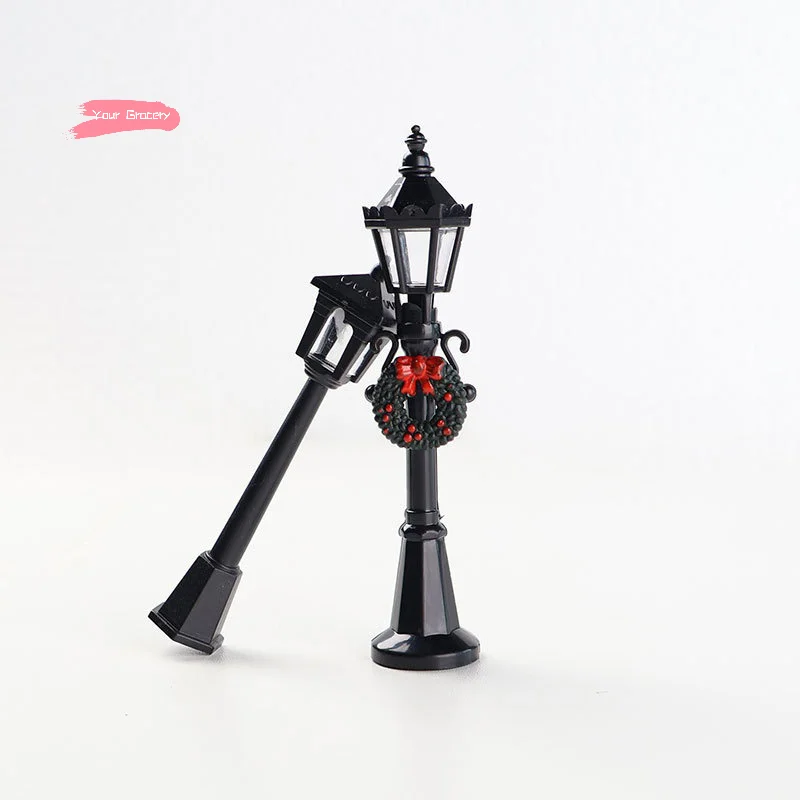 2 szt. Miniaturowe lampy uliczne do domku dla lalek z świątecznym wienikiem, symulacja lampy ulicznej do mikro krajobrazu, zabawka dla dzieci