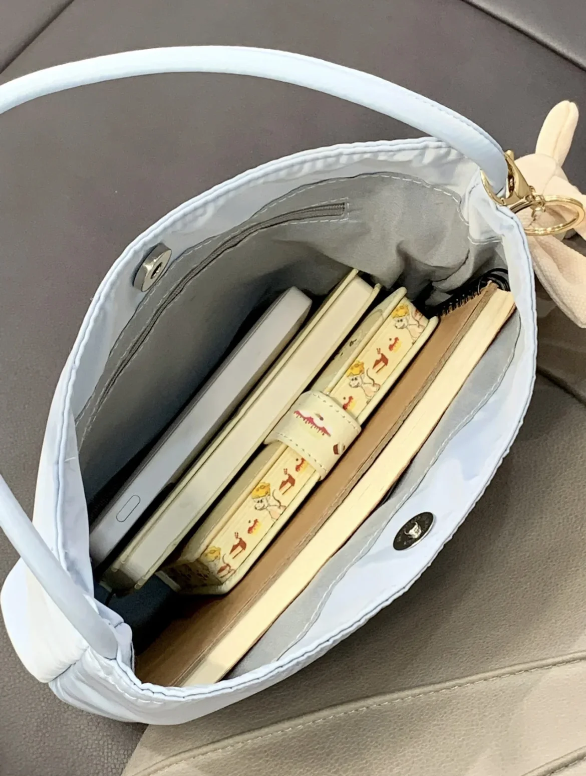 bolsa-buet-de-nylon-com-letra-bordada-bolsa-de-mao-fena-casual-bolsa-de-ombro-ande-capacidade-estilo-faion-2023-nov