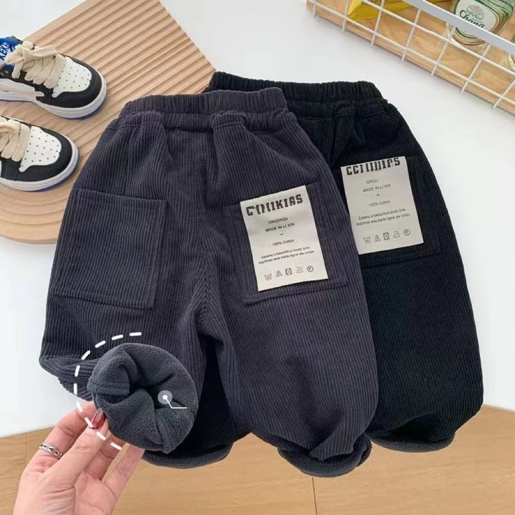سروال قصير للأولاد على الطراز الكوري العصري. جديد الخريف الشتاء سميكة قطعة واحدة وزرة للأطفال والمتوسطة الصغيرة