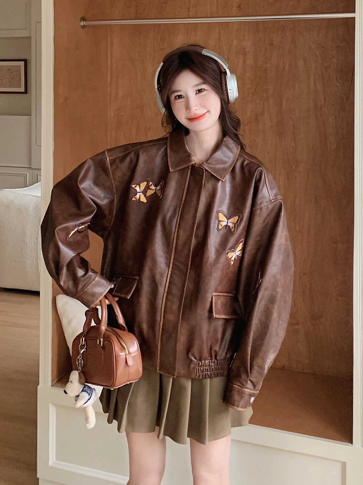 Jaet en cuir marron rétro pour femmes, nouvelle broderie douce et fraîche, sensation haut de gamme, manteau ort pour les déplacements, automne 2025