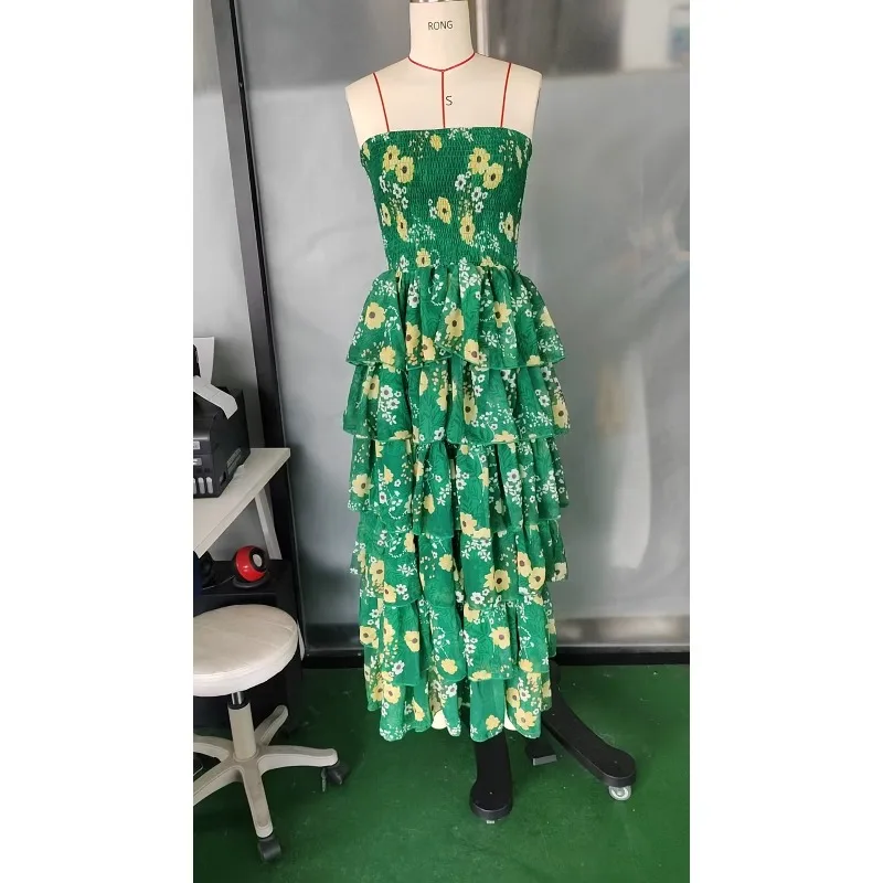 ชุดเดรสชีฟองเปิดไหล่สไตล์โบฮีเมียนสำหรับวันหยุดพักผ่อน ลายดอกไม้พิมพ์ลายหรูหรา สายรัดคอร์เซ็ทแบบไม่มีสาย แต่งระบายหลายชั้น เหมาะสำหรับวันหยุดและเทศกาลต่างๆ