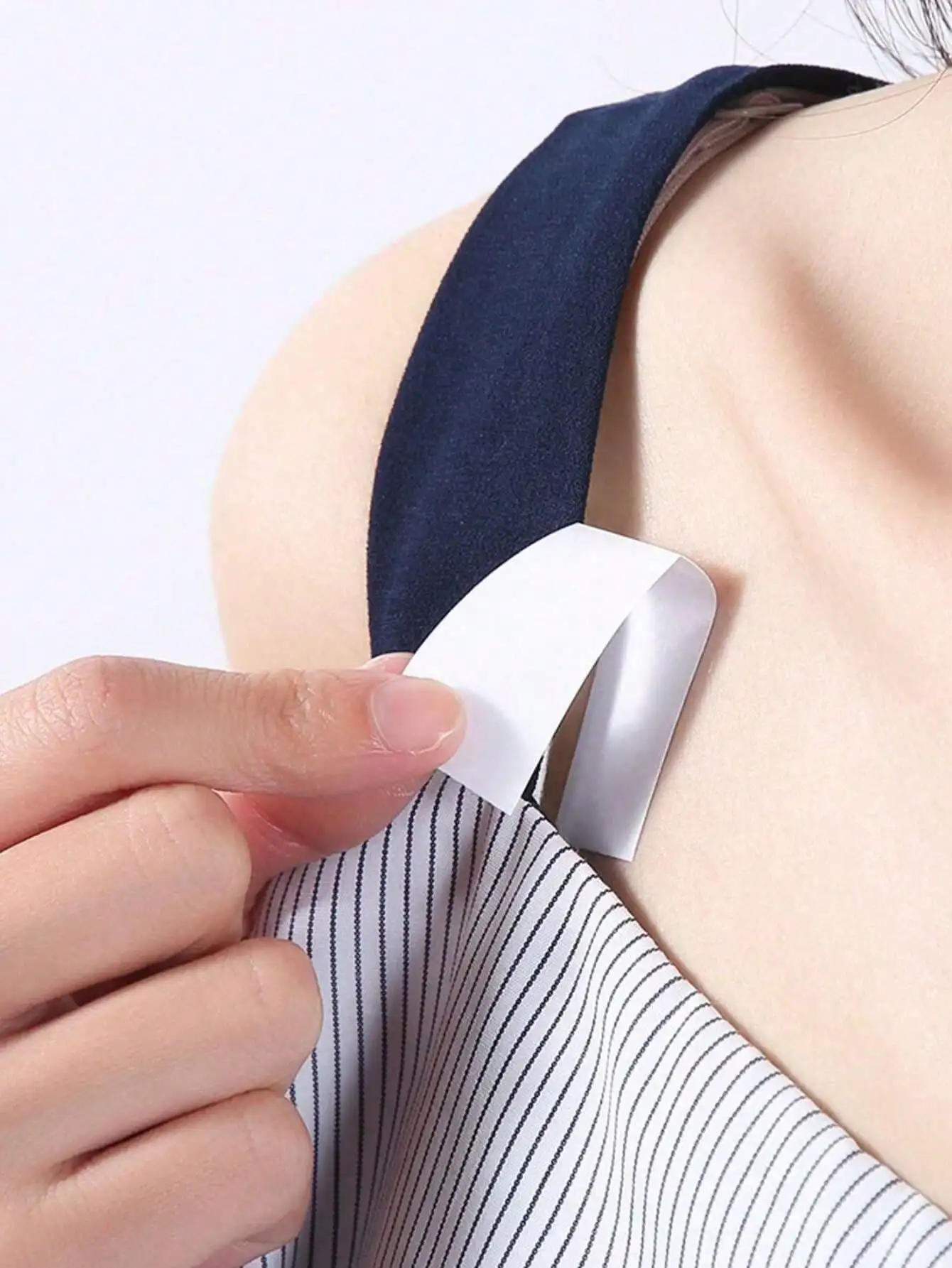 Shirt anti light strip collar shirt shoulder strap invisible leak proof anti slip sticker skirt fixed double-sided sticker