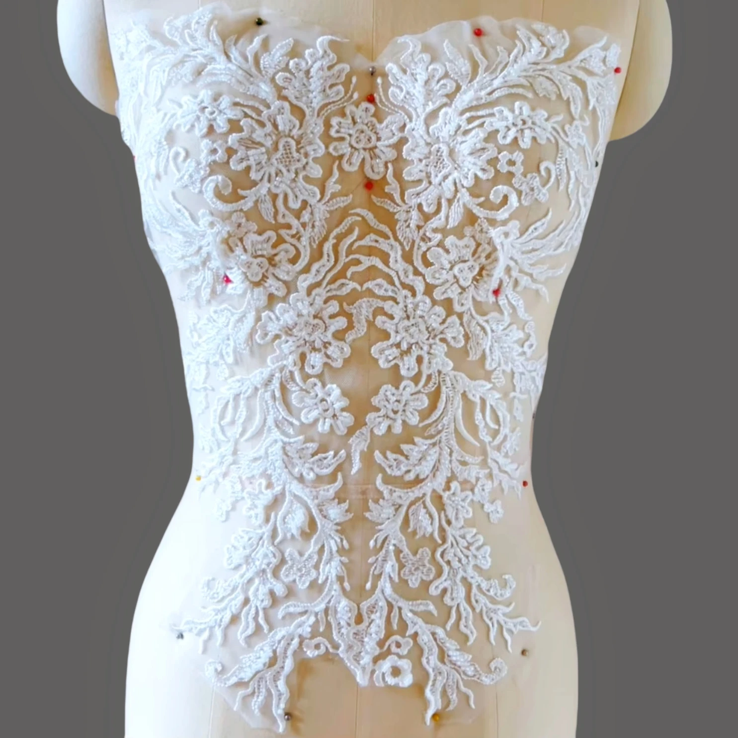 Costumi di pizzo bianco 3D Cucito con perline Toppe applique africane per cucire su design fai da te Abito da sposa Abito da ballo Elegante corpetto