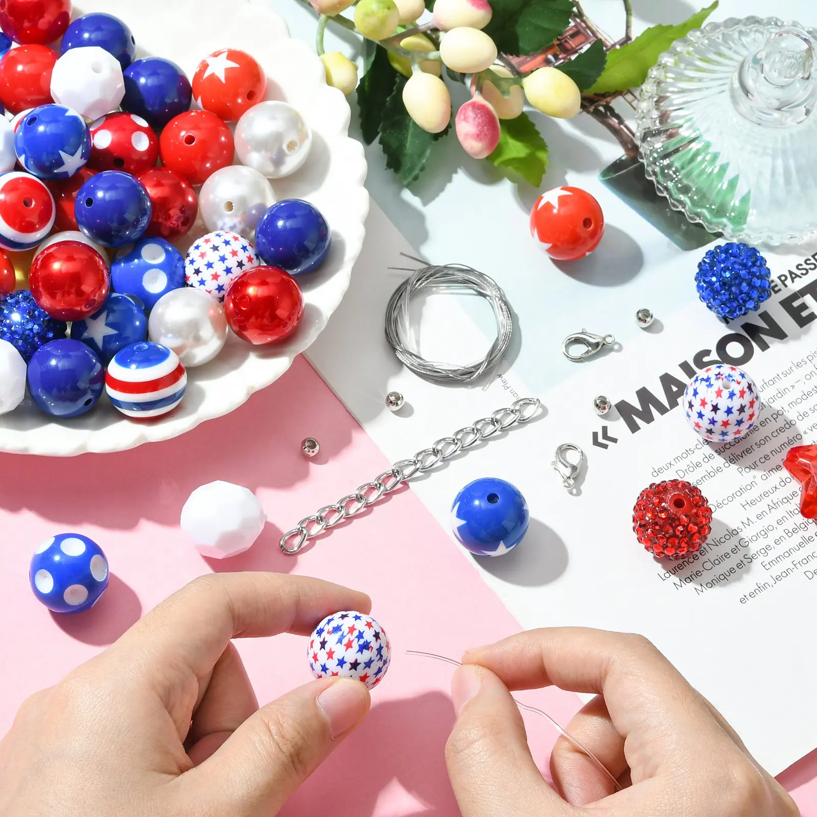 PandaHall 50 Stück Zufällige 20mm Acryl-Rundperlen Independence Day Rot Weiß Blau Abstandhalterperlen für Bastelarbeiten und Schmuckherstellung – Detail 4
