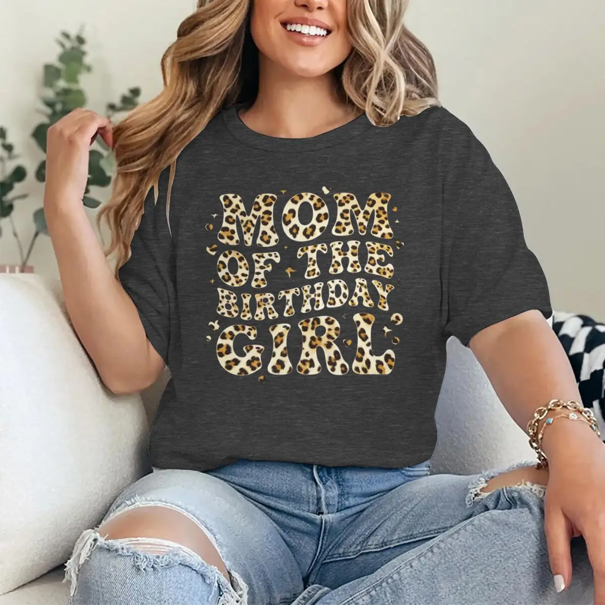 

Mom Of The Birthday Girl Print T Shirt Leopard Print Letter Design T-shirts Short Sleeve Women Casual Mother's Day Gifts T-shirt