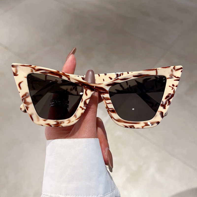 Vintage Cat Eye Sunglasses 2024 Fashion Oversized Butterfly Shape Shades Eyewear Luxury Brand Design UV400 Sun Glasses