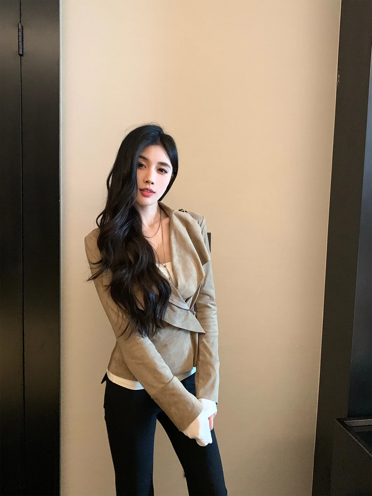 

He Chenxi Suede ort Jaet женское пальто с приталенной талией и лацканами, длинное пальто с защитой от ветра, застежка-молния, повседневная верхняя одежда