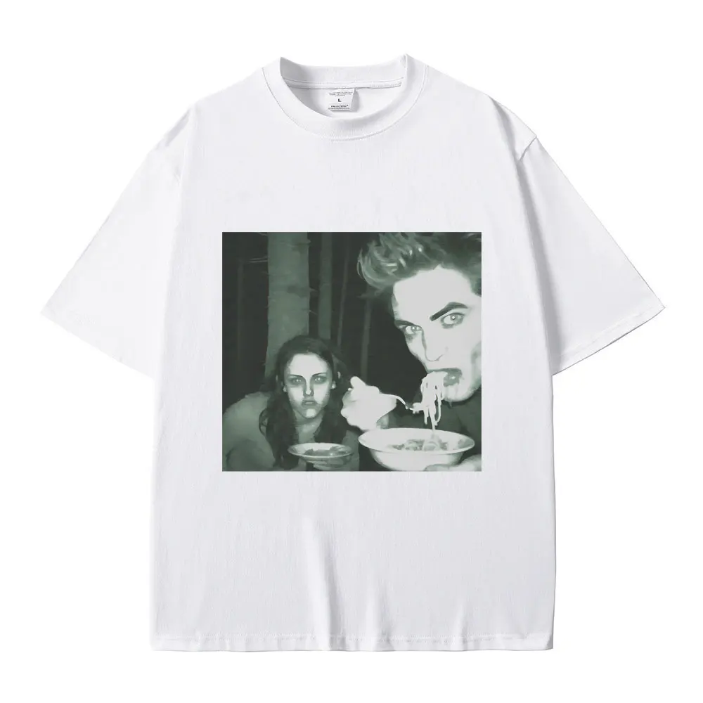 Funny Twilight Edward and Bella Eating Noodles in The Forest Tshirt Robert Pattinson Meme T-shirt Men Vintage Oversized T Shirts