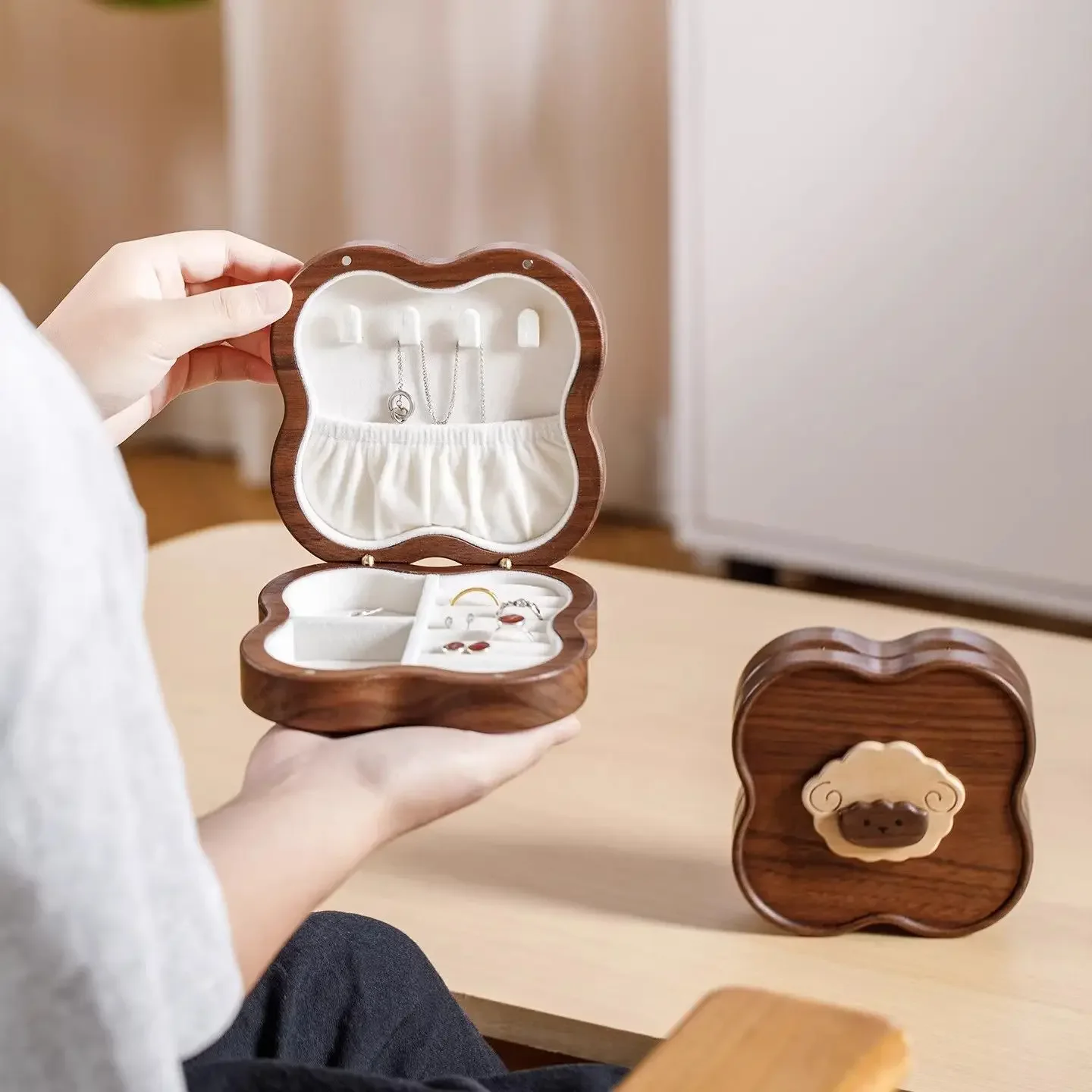 Caja para guardar joyas, diseño de una sola capa, elegante y de madera maciza, organizador para anillos y collares, un regalo de boda de alta calidad para tu novia.