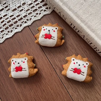 

High Quality Soft Stuffed Fabric Hedgehog Hair Accessory Brooch Pin Portable for Shoes Socks Bag Decoration Clothing Trim
