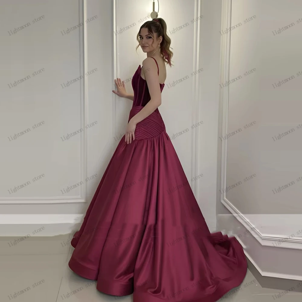 Proste sukienki wieczorowe Nowoczesne sukienki na studniówkę Bez ramiączek Bez pleców Suknie na formalne przyjęcia Urocze Vestidos De Gala Szyte na miarę 2026