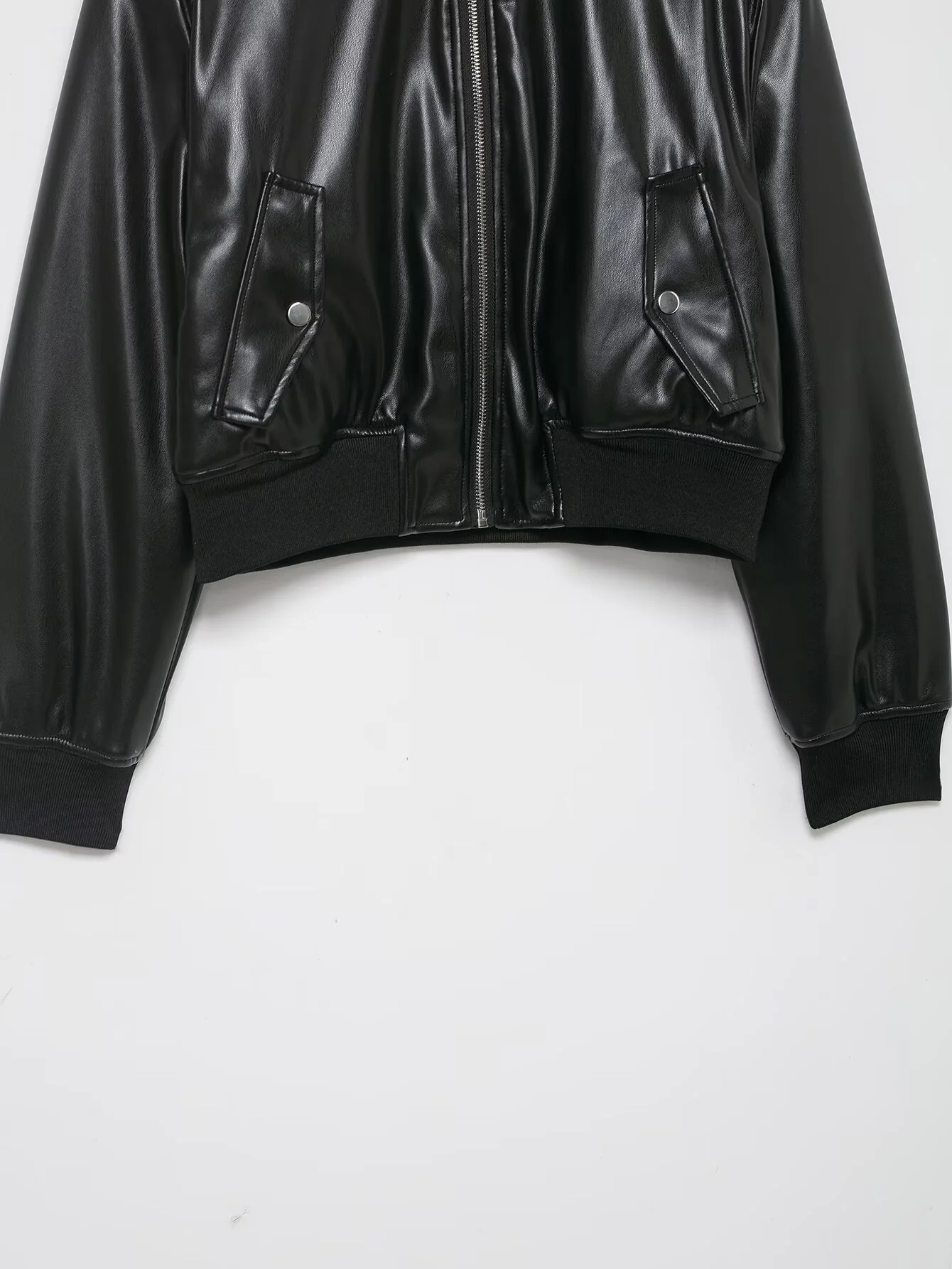 Giacca corta rivestita stile motociclista dolce allentato versatile semplice ed elegante moda casual da donna nuova inverno 2025