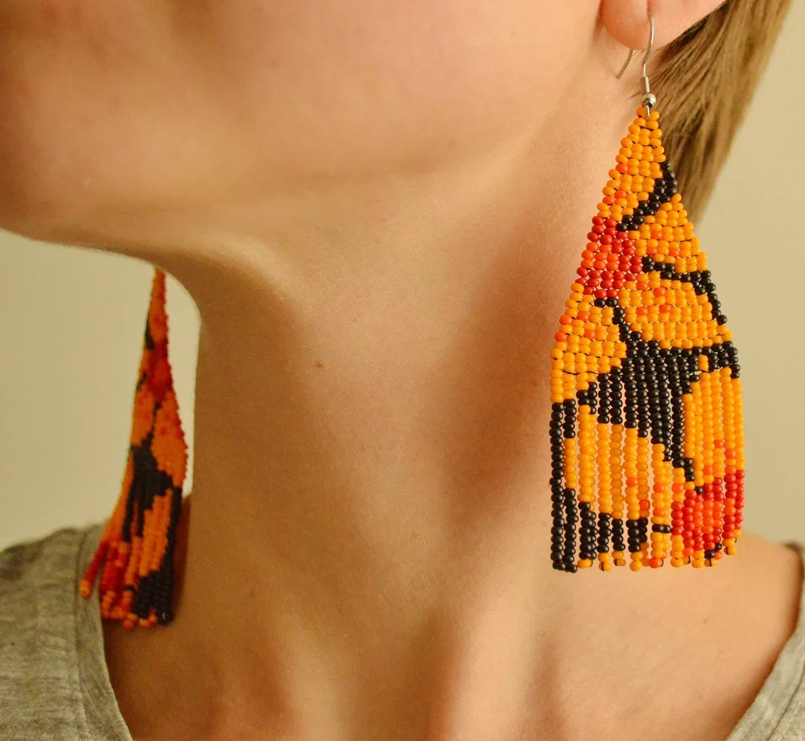 

Handmade Beaded Earrings Flower Symmetry Pattern Hand-woven Fashion Gradient Tassel Female Bohemia Beaded Earrings for Women