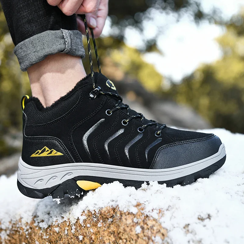 Botas de nieve cálidas de piel para hombre, zapatos de trabajo, botines impermeables, zapatillas de deporte al aire libre, calzado de invierno, nuevo