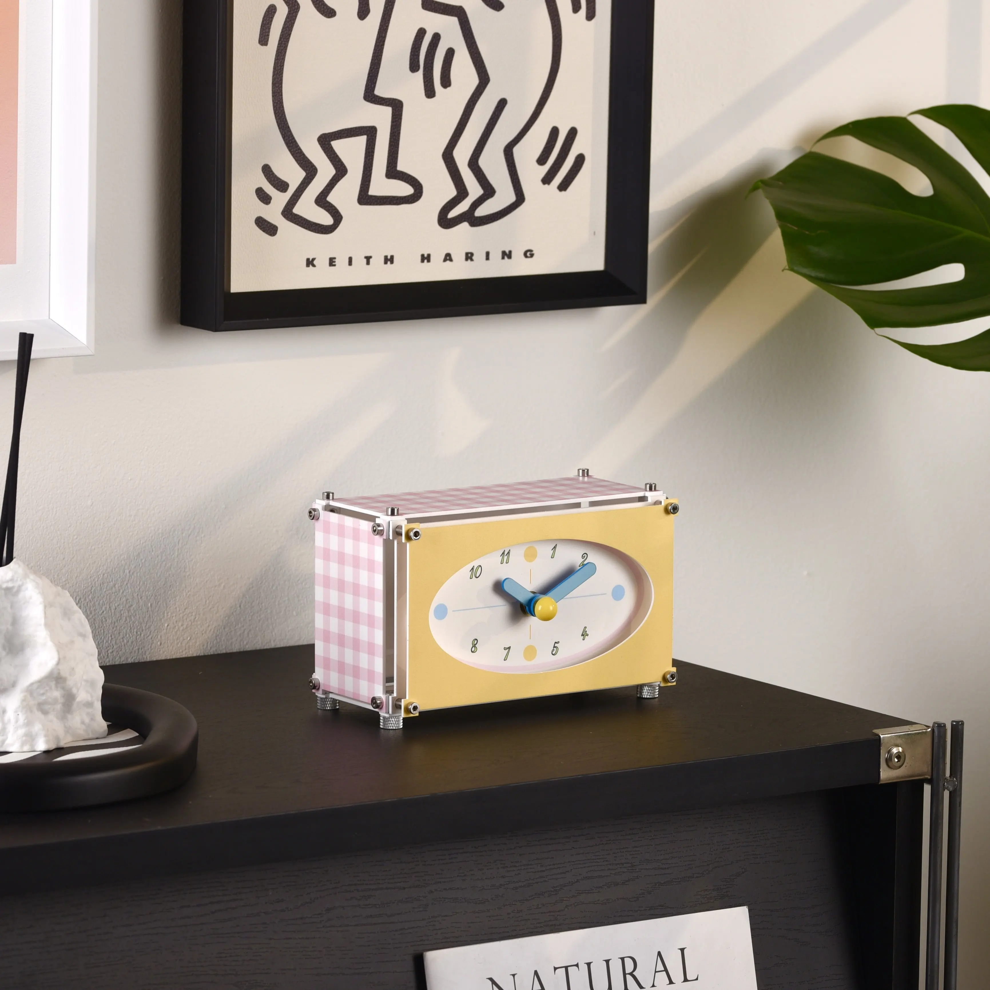 Nordic Style Silent Desk Clock Minimalist Small Table Clock for Bedroom Bedside, Non-Ticking Battery Operated Desktop Decoration