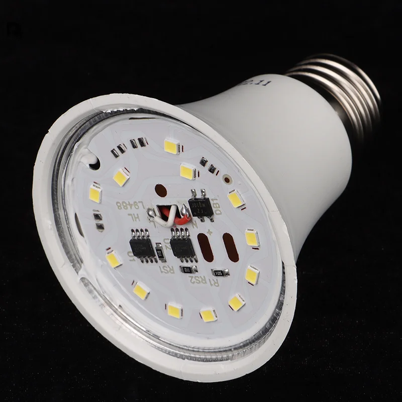 หลอดไฟ LED เทียบเท่า E27 5W 7W 9W 12W 15W 18W สปอตไลท์ไฟ LED เย็น/อบอุ่นสีขาวพร้อมฐาน
