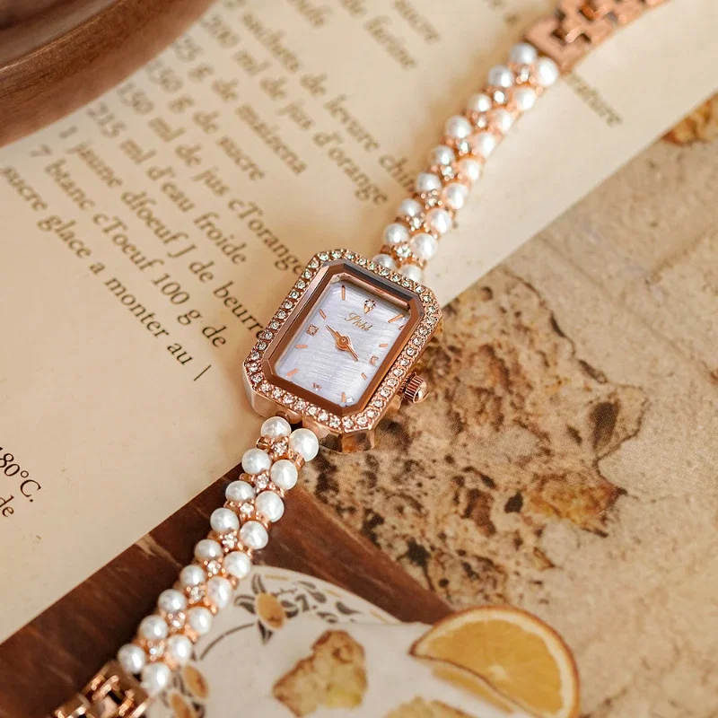 Piccolo quadrante rettangolare trend pearl strap orologio bianco da donna per ragazze orologi per accessori di lusso per orologi al quarzo da donna