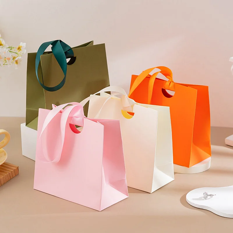 Custom Logo Matte Kraft Paper Gift Bags Silk Ribbon Handles Multi Pastel Color Bag Wedding Birthday Cosmetic Packaging Bags