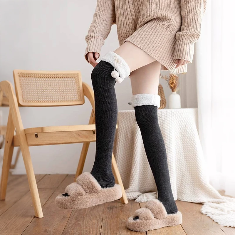 ถุงเท้าผู้หญิงสำหรับฤดูหนาว ถุงเท้าขนสัตว์แคชเมียร์อุ่นๆ ถุงเท้ายาวถึงต้นขา สไตล์เกาหลี โลลิต้า สาวหวาน น่ารัก ถุงเท้าปอมปอมยาวคลุมเข่า