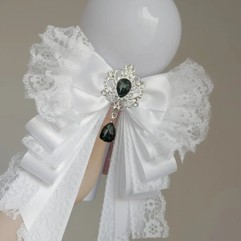 Originelles Design: Retro-Lolita-Schleife im Hofstil, Kleiderkragen, Blumenmode, Konzert, krabbende Schleife, handgefertigter High-End-Schmuck, Geschenk