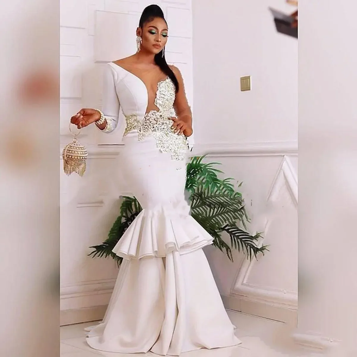 Vestidos de novia de sirena nigeriana africana personalizados, apliques de encaje con cuello transparente, mangas largas, vestidos de novia con múltiples volantes de talla grande
