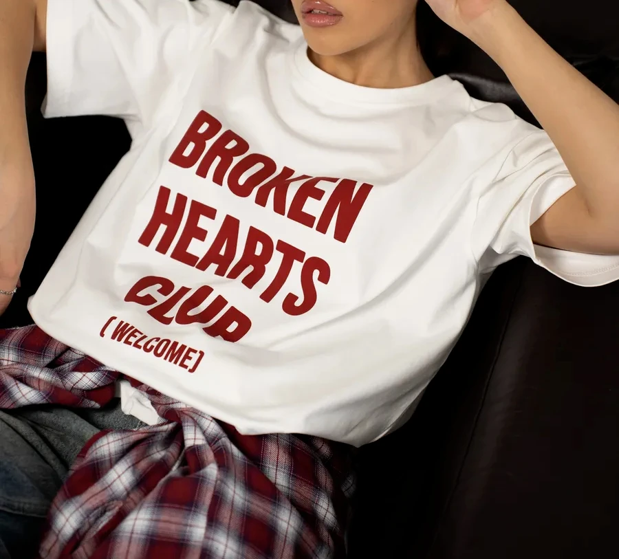 

Летняя новая ретро уменьшающая возраст ленивый ветер из чистого хлопка с нишевым принтом, свободная универсальная темпераментная повседневная футболка для женщин